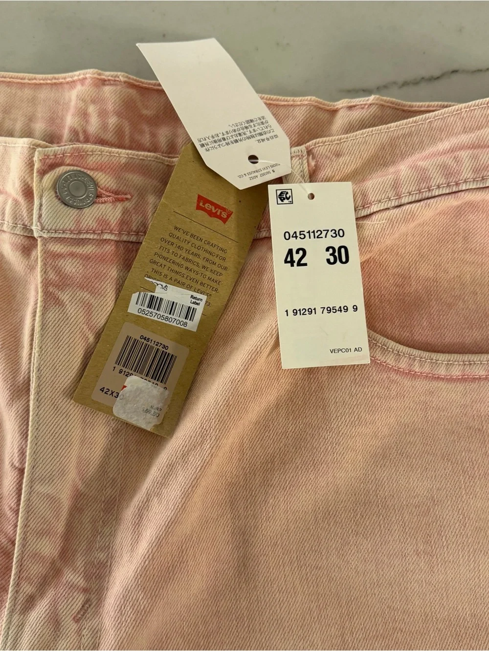 Levis soft pink